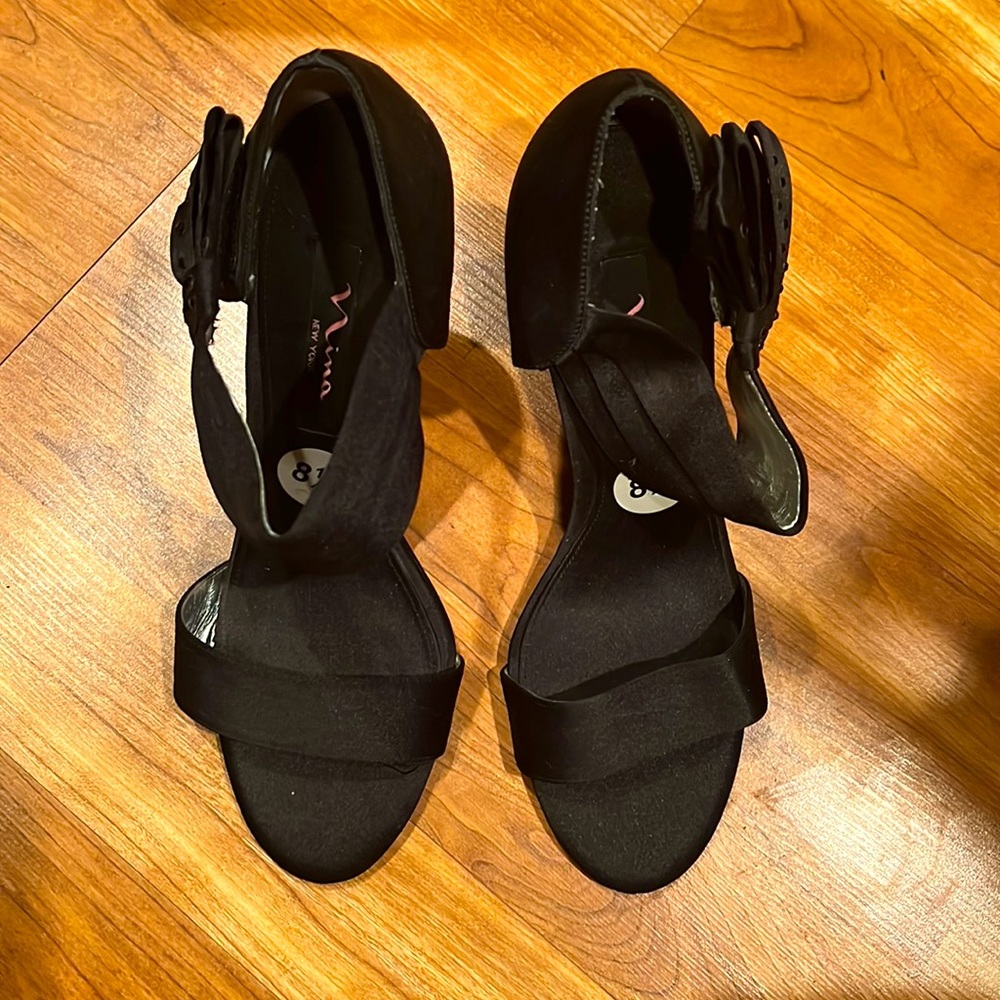 Nina New York Black Velvet Peep Toe Pumps Satin Bows & Heels Women’s Size 8.5